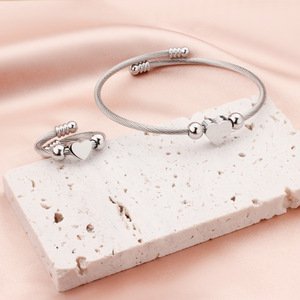 Conjunto de Pulsera y Anillo de Corazón en Acero Inoxidable con Baño de Oro Real de 18K, Estilo Cable, Resistente al Deslustre, para Mujer - Product Image 5