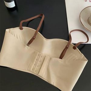 <strong>Cupone</strong> Piece Seamless Push up Strapless Silicone Invisible Bra - Product Image 3