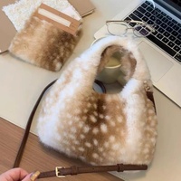 Sac Hobo Zeyu pour femme en fausse fourrure imprimé cerf, collection Hiver 2026, sac à main bandoulière moelleux à poignée supérieure, sac à bandoulière en fausse fourrure douce pour l'hiver