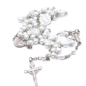 Collier de prière catholique fait main avec perles ovales et crucifix pour mariage - Product Image 2