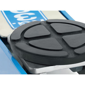 Chariot élévateur hydraulique OMCN 3030, levage de 555mm, capacité de 6000kg - Product Image 2