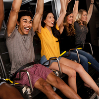Chaise dynamique de mouvement de centre de jeu de réalité virtuelle de cinéma de vol du Naked-Eye 3D VR du terrain de jeu d'intérieur 9D