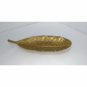 Parfaitement façonné pour imiter les contours naturels de la feuille, chaque plateau est un chef-d 'œuvre dans les cadeaux de pendaison de crémaillère en métal doré - Product Image 1