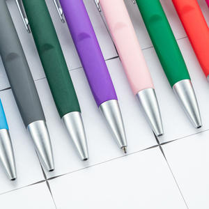 Stylo à bille publicitaire en plastique coloré avec logo personnalisé, stylo à bille de qualité supérieure avec revêtement en caoutchouc souple pour cadeau d'affaires - Product Image 3