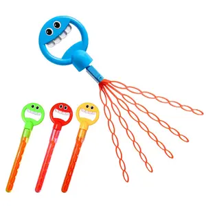 Vendita calda simpatica bubble Soffiatore giocattolo a 32 fori con bacchetta a bolle per interni esterni per bambini attività portatile bubble stick giocattolo con 5 aste