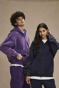 Completo con Felpa con Cappuccio Personalizzato di Tendenza in Spugna Effetto Invecchiato Disponibile dal Produttore - Product Image 2