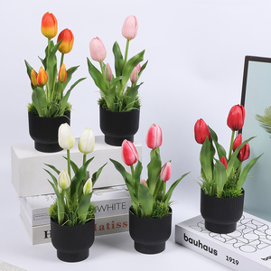 Tulipani Artificiali Alti in Vaso Nero Resistenti ai Raggi UV per Decorazioni Esterne 10x30cm Confezione da 144 Pezzi per Recinzioni e Giardini - Product Image 1