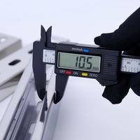 Support de montage de panneaux solaires en acier inoxydable à fentes en forme de C pour la décoration d'appartements avec un design moderne