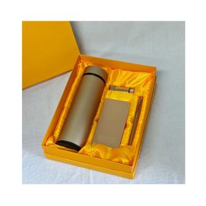 ชุดของขวัญธุรกิจสำหรับผู้ชาย ประกอบด้วยกระติกน้ำร้อนแบบพกพา ปากกา และอุปกรณ์ชาร์จแบตเตอรี่  ออกแบบพิเศษสำหรับบริษัทธุรกิจหรูหรา - Product Image 1