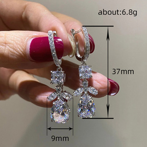 Pendientes de Oreja con Diseño de Hojas Florales en Forma de Lágrima para Mujer, Joyería de Moda para Uso Diario y Fiestas - Product Image 5