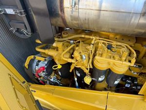รถดันดินตีนตะขาบ Caterpillar D-8 มือสอง รุ่นปี 2024 ของแท้จากญี่ปุ่น พร้อมเครื่องยนต์และปั๊ม สำหรับงานก่อสร้างถนน เหมืองแร่ และงานดินดิบ - Product Image 5