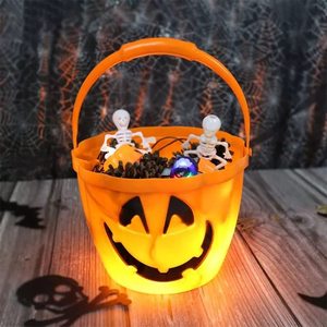 Decoración de fiesta de Halloween Niños <span class=keywords><strong>Jack</strong></span> <span class=keywords><strong>O</strong></span> <span class=keywords><strong>Lantern</strong></span> Trick or Treat Cubo Light Up Halloween Candy Pumpkin Bucket - Product Image 4