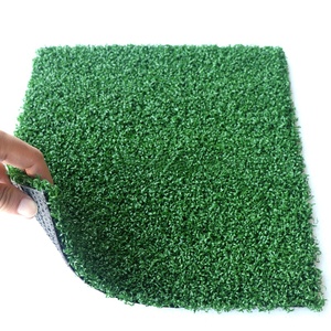 Gazon artificiel épais personnalisable pour l'exportation en gros, idéal pour les installations <span class=keywords><strong>d</strong></span>'entraînement sportif, avec protection UV et drainage rapide, valeur technique optimisée. - Product Image 1