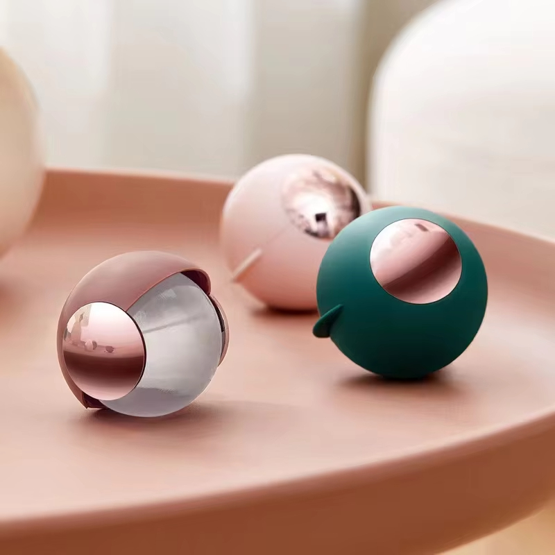 Ashable Portable Manual Fluff Remover Reusable round Ball Hair Cleaning Tool for Clothing Sticky Lint Roller