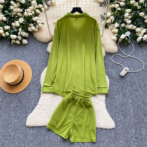 Completo da <span class=keywords><strong>donna</strong></span> primaverile autunnale casual in <span class=keywords><strong>maglia</strong></span> waffle, 2 pezzi: camicia a maniche lunghe con bottoni e pantaloncini con coulisse in vita, loungewear - Product Image 4