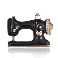 Broches en forme de machine à coudre noire, épingles, badge de couturière, bijoux de fête, accessoires de décoration de vêtements, cadeau noir