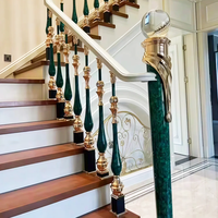 Rampe d'escalier de luxe légère de style européen haut de gamme, en forme de vase, sur mesure, idéale pour les escaliers intérieurs de villas