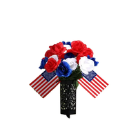 Drapeau décoratif pour cimetière du Memorial Day, bouquet de roses pour tombes, fleurs patriotiques rouges, blanches et bleues pour le Jour des Vétérans, utilisation extérieure