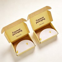 Boîte d'expédition en carton ondulé avec logo personnalisé, finition mate, pour vêtements, pliable, écologique, pour emballage cadeau de t-shirts