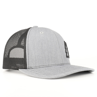 Casquette de camionneur Richardson personnalisée avec votre logo, gris chiné premium, 6 panneaux, broderie en maille