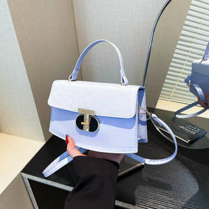 2025 nueva moda bolsos cruzados de Color caramelo bolsos de mensajero para mujer bolsos de hombro de Color sólido - Product Image 3