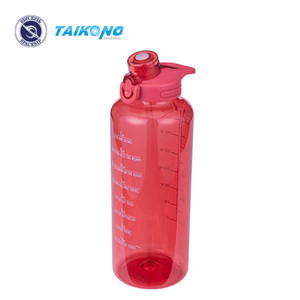 Ensemble sportif personnalisé, bouteille d'eau pour vélo de 64 oz (<span class=keywords><strong>2</strong></span> <span class=keywords><strong>litres</strong></span>), bouteilles de gym, <span class=keywords><strong>shaker</strong></span> unique, vente en gros pour les salles de sport - Product Image 1