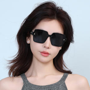 Lunettes de soleil Dilisha pour femmes, monture en plastique noir, verres polarisés UV400 de type 3, pour la conduite en extérieur - Product Image 5