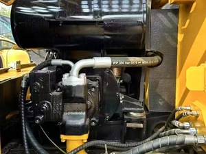 Excavadoras Usadas Marca Sany SY135C SY135, Mini Excavadora de 13 y 14 Toneladas, Excavadora Pequeña/Media de Orugas, 90% Nueva, con Cucharón y Motor Isuzu - Product Image 6