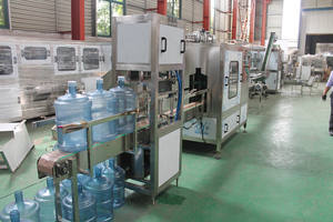 El mejor <span class=keywords><strong>precio</strong></span>, línea de producción de 5 galones/máquina de llenado de agua, fácil de operar, 600BPH, 500ml, líquido neumático para agua, alimentos químicos - Product Image 4