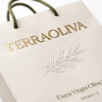 Sacs shopping personnalisés en papier kraft avec poignées en corde de coton et impression dorée pour huile d'olive et produits gastronomiques
