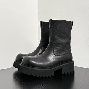 Botas de tobillo casuales para hombre con punta redonda, aumento de altura de 6 cm, suela gruesa, de piel de vaca de primera capa curtida vegetal, con cremallera - Product Image 1