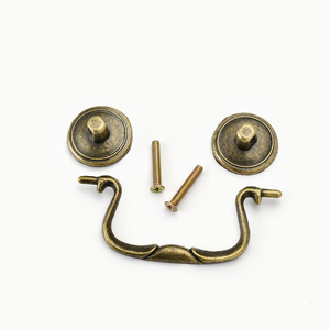 Poignées de <span class=keywords><strong>meubles</strong></span> rétro en alliage de zinc à double trou, poignées de tiroir et de porte de placard, quincaillerie de <span class=keywords><strong>meubles</strong></span> en bronze antique - Product Image 4