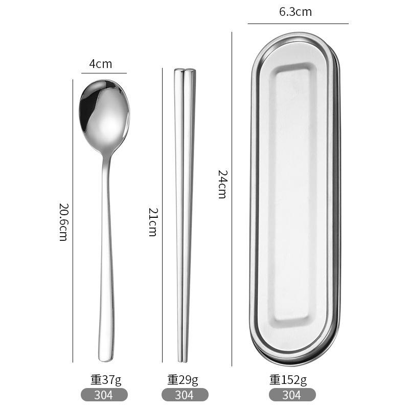 304 กล่อง ประกอบด้วยช้อนและตะเกียบ 304 ชุด