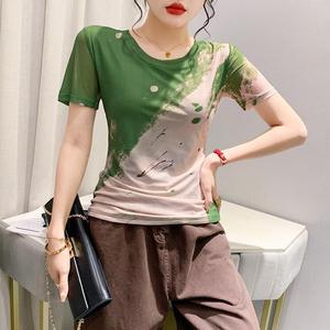 Nouveau T-<span class=keywords><strong>shirt</strong></span> en <span class=keywords><strong>gaze</strong></span> à manches courtes et col rond avec imprimé positionné, coupe ajustée amincissante pour <span class=keywords><strong>femme</strong></span>, tendance - Product Image 3