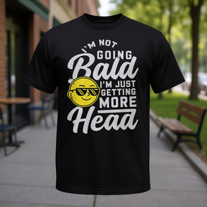 Je ne vais pas devenir chauve, je vais juste avoir plus de tête - T-shirt drôle pour hommes - Product Image 3
