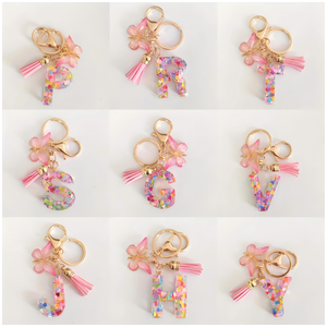 Porte-clés à pampilles en acrylique avec pendentif en alliage lettre initiale et papillon pour sacs et sacs à dos – Vente chaude - Product Image 2