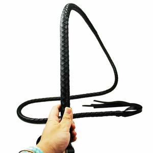 Fusta Larga BDSM Personalizada Gratis - Fusta Erótica de Cuero para Bondage, Juego de Rol, Fetiche de Montar a Caballo, Paddle para Azotes, Pony Play - Product Image 1