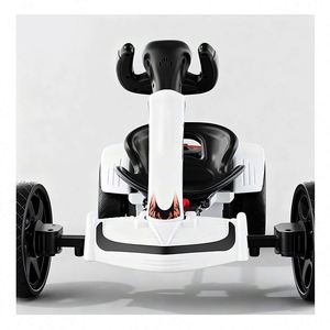 Voiture à pédales LED haute performance avec musique Bluetooth et télécommande rouge, alimentée par une batterie solide 6V4.5 - Product Image 4