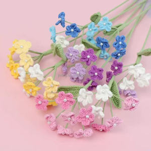 Bouquet di Non Ti Scordar di Me Lavorato a Mano, Fiore Simulato all'Uncinetto, Regalo di San Valentino Realistico - Product Image 4