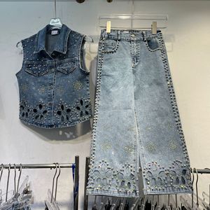 Nouvelle Collection Tks 2026 : Ensemble <span class=keywords><strong>Gilet</strong></span> et <span class=keywords><strong>Jean</strong></span> Femme Élégant et Décontracté <span class=keywords><strong>avec</strong></span> Fleurs 3D et Broderies <span class=keywords><strong>de</strong></span> Luxe - Product Image 3