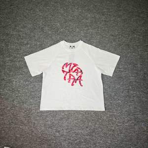 Camiseta de manga corta Mertra con estampado de letras de marca de moda, estilo minimalista y versátil, tendencia de camuflaje para el verano. - Product Image 4