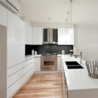 Vente directe usine : Cuisine moderne neuve en bois, finition laquée blanche, design sans poignée, résistante à l'eau, en forme de L