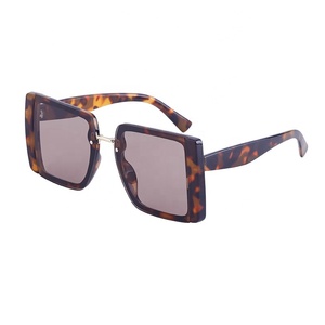 Designer Women Sunglasses Trendy Oversized Square <b>Frame</b> Sunglasses 2023 Luxury Female Sunglasses - Product Image 5