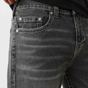 Nhà máy cung cấp quần jean nam may theo yêu cầu, in logo tùy chỉnh, bán buôn, phong cách đường phố, cạp thô, kiểu vintage, quần bò xước màu xám, ống thẳng - Product Image 5