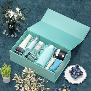 Cajas de embalaje de calcetines de ropa de cartón de lujo mate turquesa personalizada caja de cierre de regalo magnético con estampado en relieve - Product Image 2