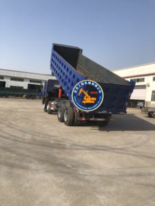 Camion tracteur Howo 375 à forte demande, offrant une puissance fiable de 375 CV, associé à un système de transmission durable - Product Image 6