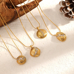 Joyería para Mujer, Estilo Deportivo, Colgante de Diamantes, Collar de Acero Inoxidable, Elegante y Versátil, Chapado en Oro de 18k de Alta Gama - Product Image 2