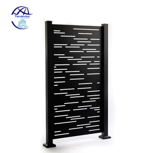 Panneaux de clôture découpés au laser en métal noir traité thermiquement, design irrégulier à longues bandes découpées, pour écran d'intimité extérieur - Product Image 3