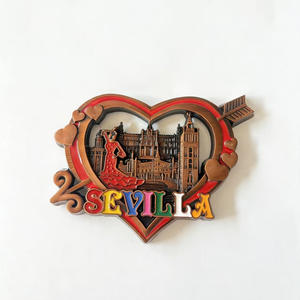 Aimant de réfrigérateur souvenir en métal en forme de cœur personnalisable avec danseur de flamenco de la cathédrale de Séville - Product Image 4