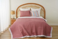 Ensemble de literie Queen en tissu imprimé à blocs de couleur corail vintage, 3 pièces, motif floral, bordure de contour superposée, cadre rayé